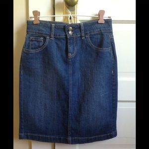 Old Navy denim skirt